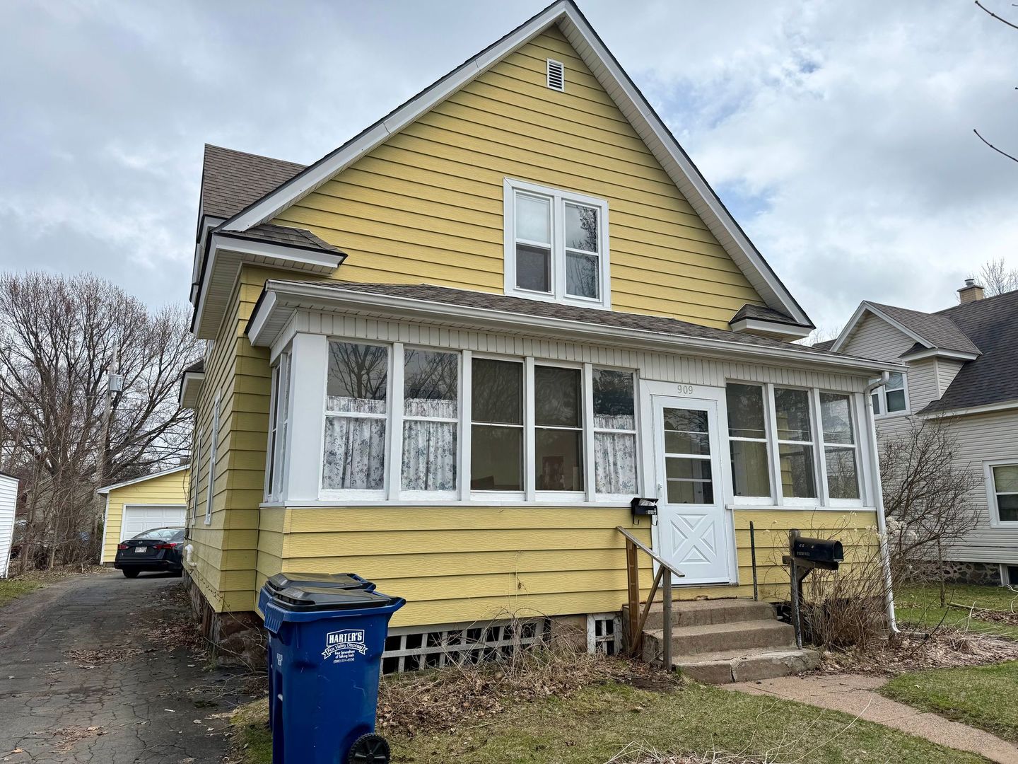 Wausau Apartment: 909 S 6th Ave