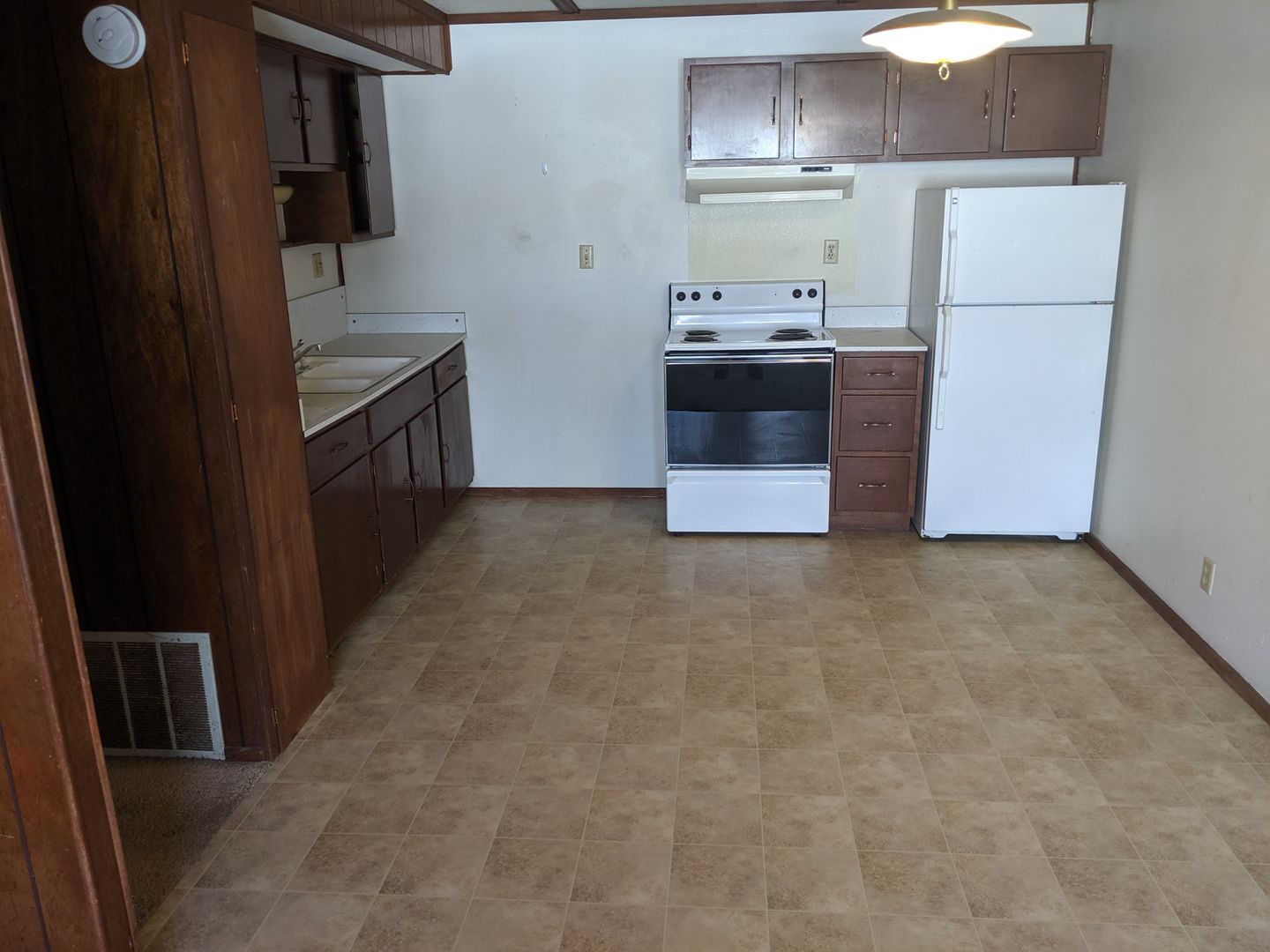 Wausau Apartment: 1610 N 3rd Ave