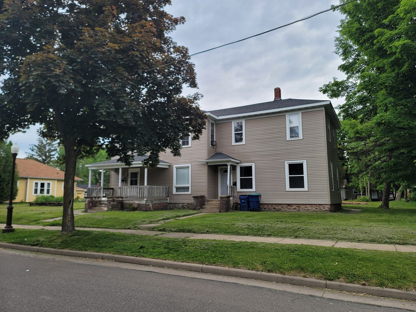 Wausau Apartment: 2411-2415 Gowen St