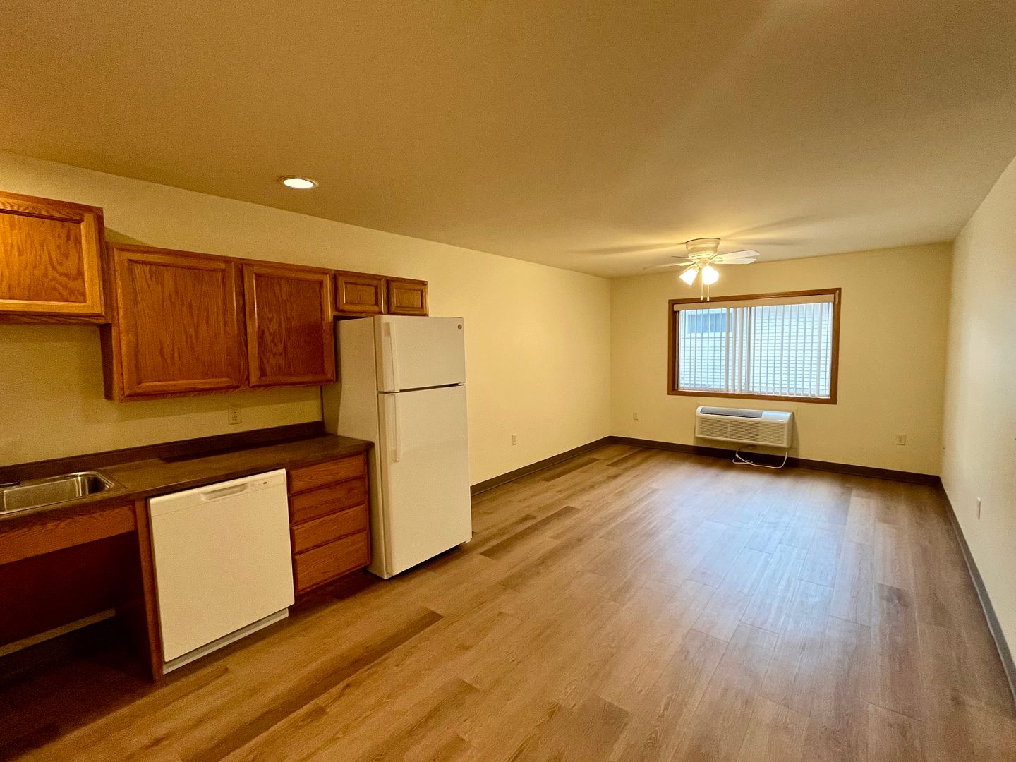 Weston Apartment: 3104 Jelinek Ave