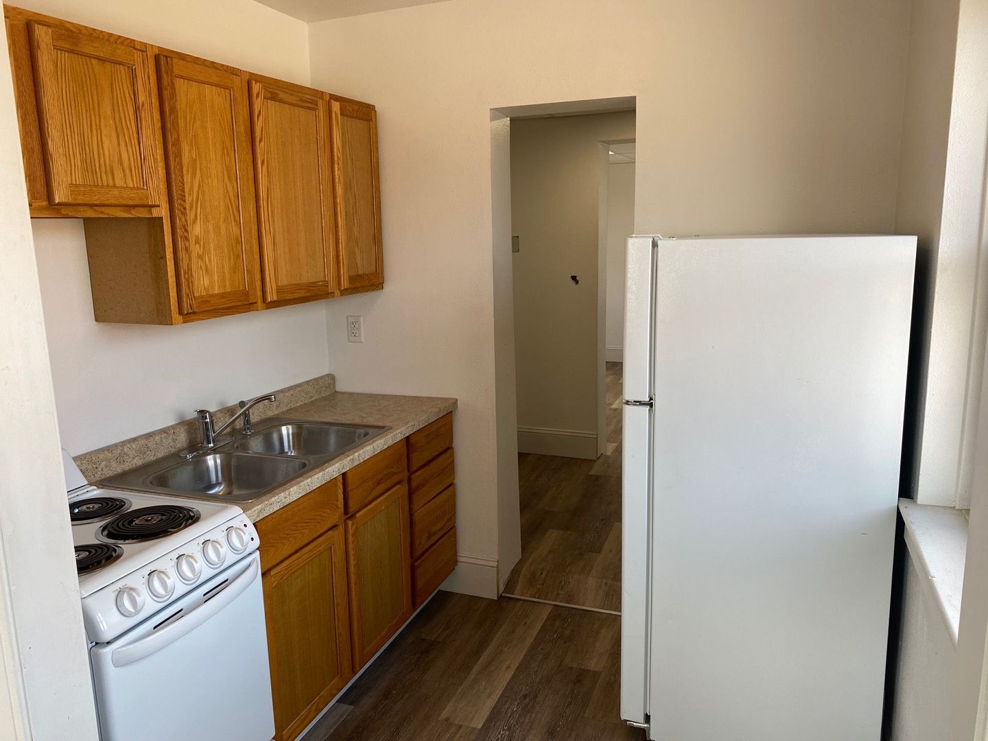 Tomahawk Apartment: 310 W Wisconsin Ave