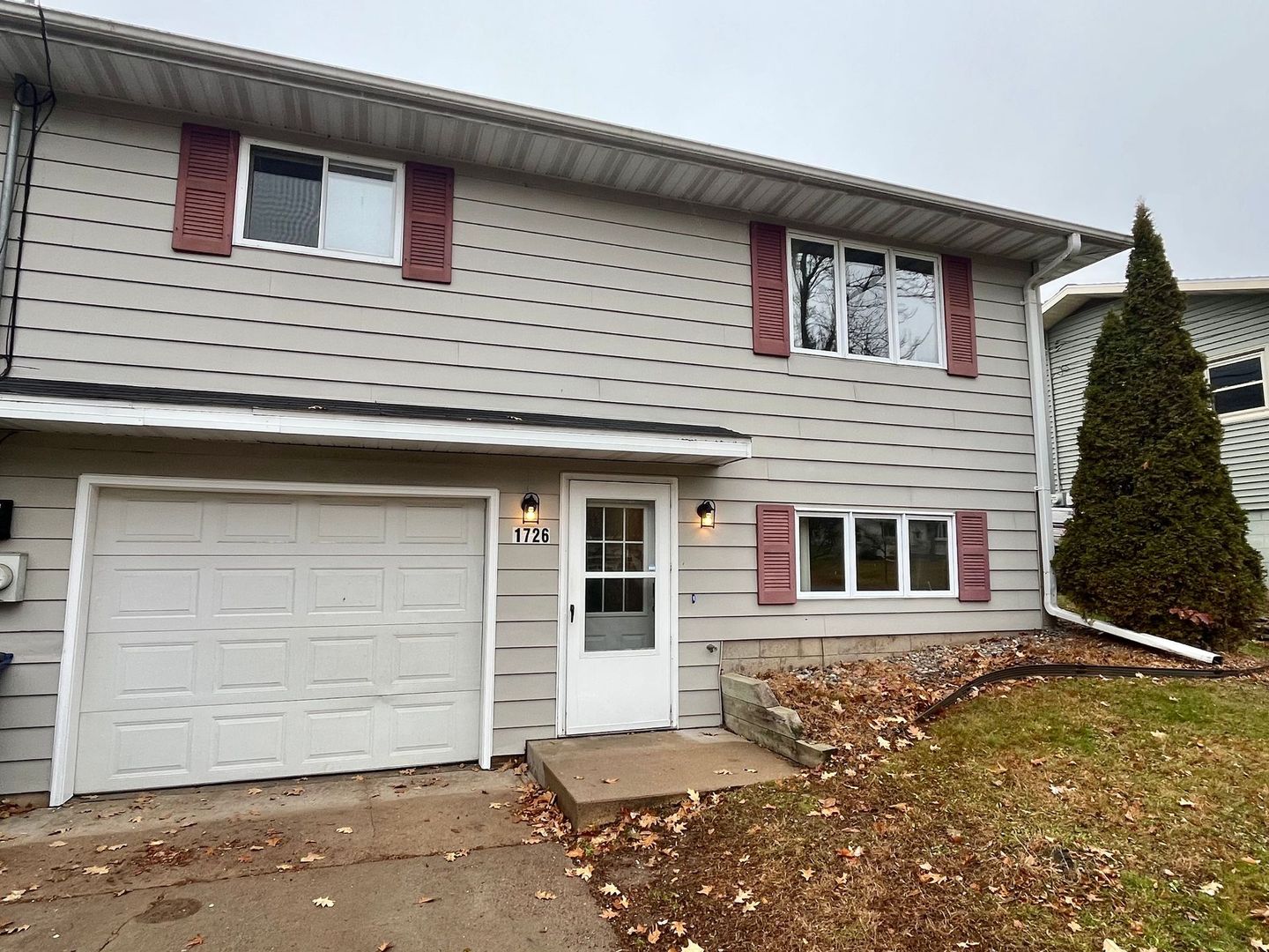 Wausau Apartment: 1724-1726 Lenard St