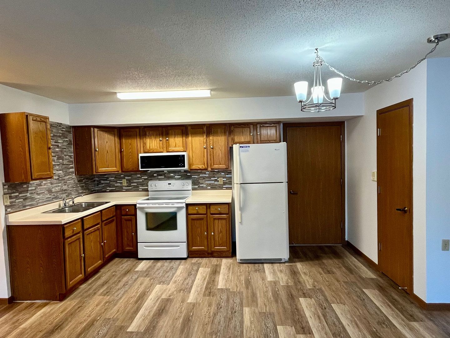 Eagle River Apartment: 420 Michigan Street