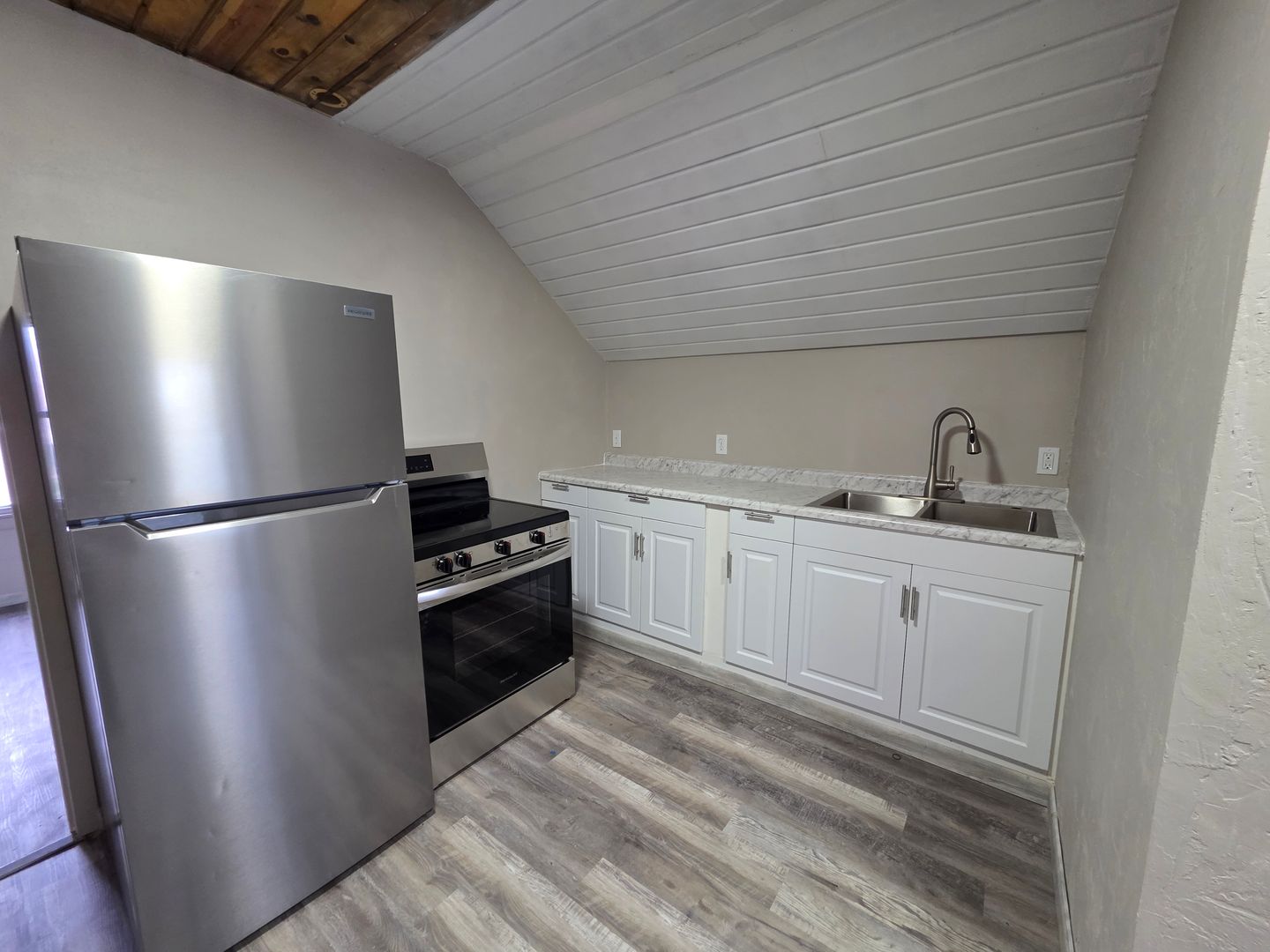 Nekoosa Apartment: 618 North St