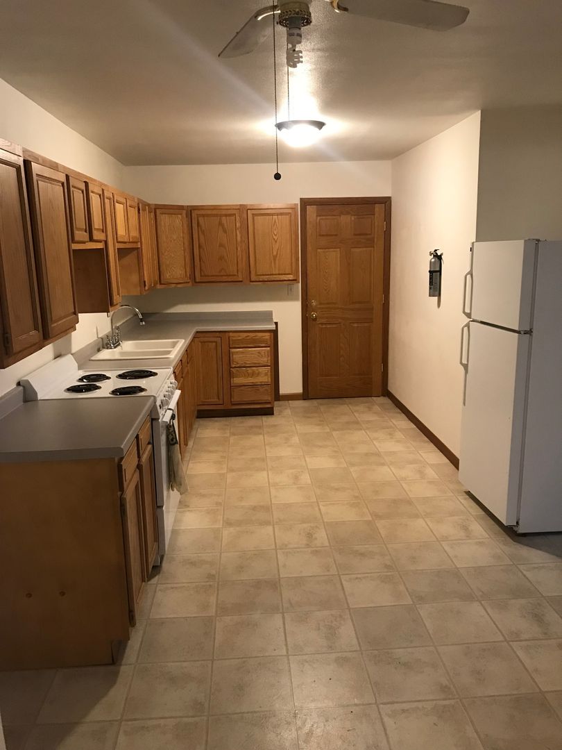 Wittenberg Apartment: 516 S Webb St