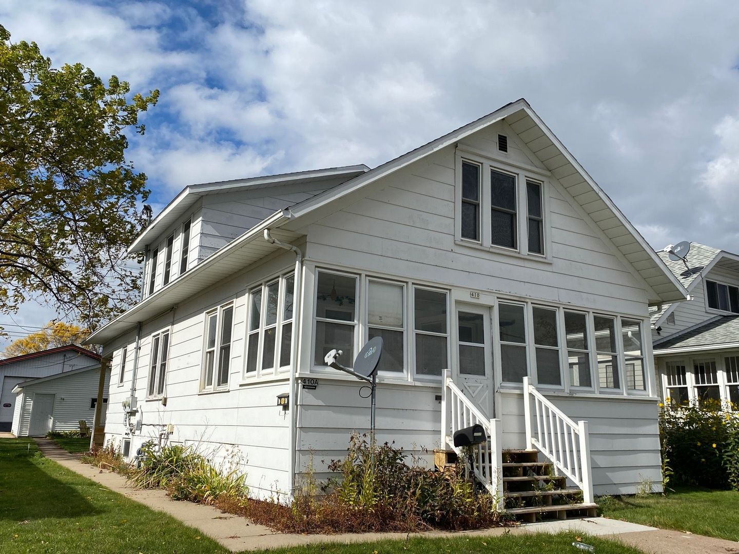 Marshfield Apartment: 410 N Maple Ave