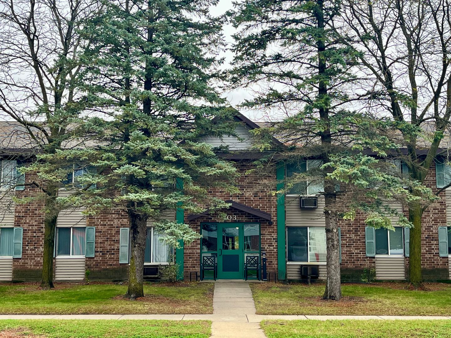 Tomah Apartment: 401 - 405 N Glendale Ave