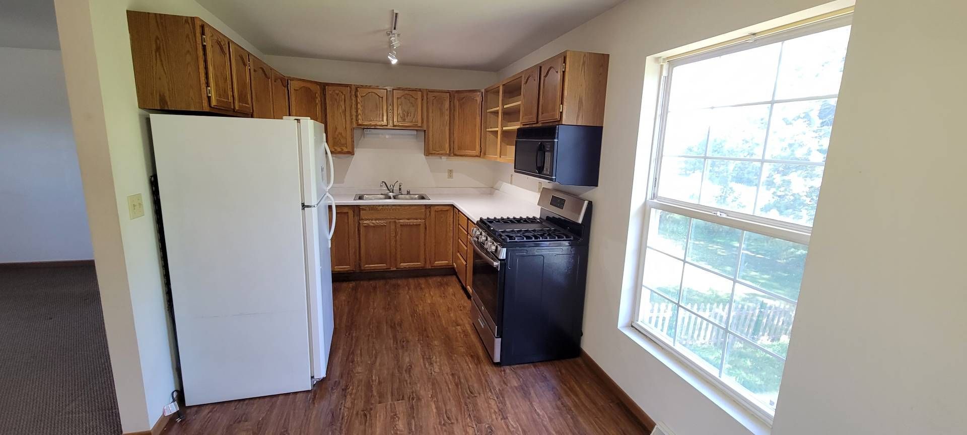 Rothschild Apartment: 407-409 Gaylee Street