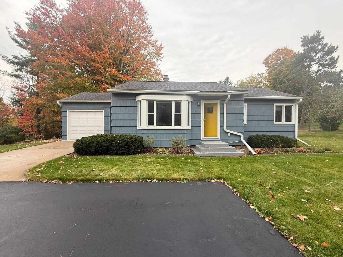 Wausau House: 104 N 36th Ave