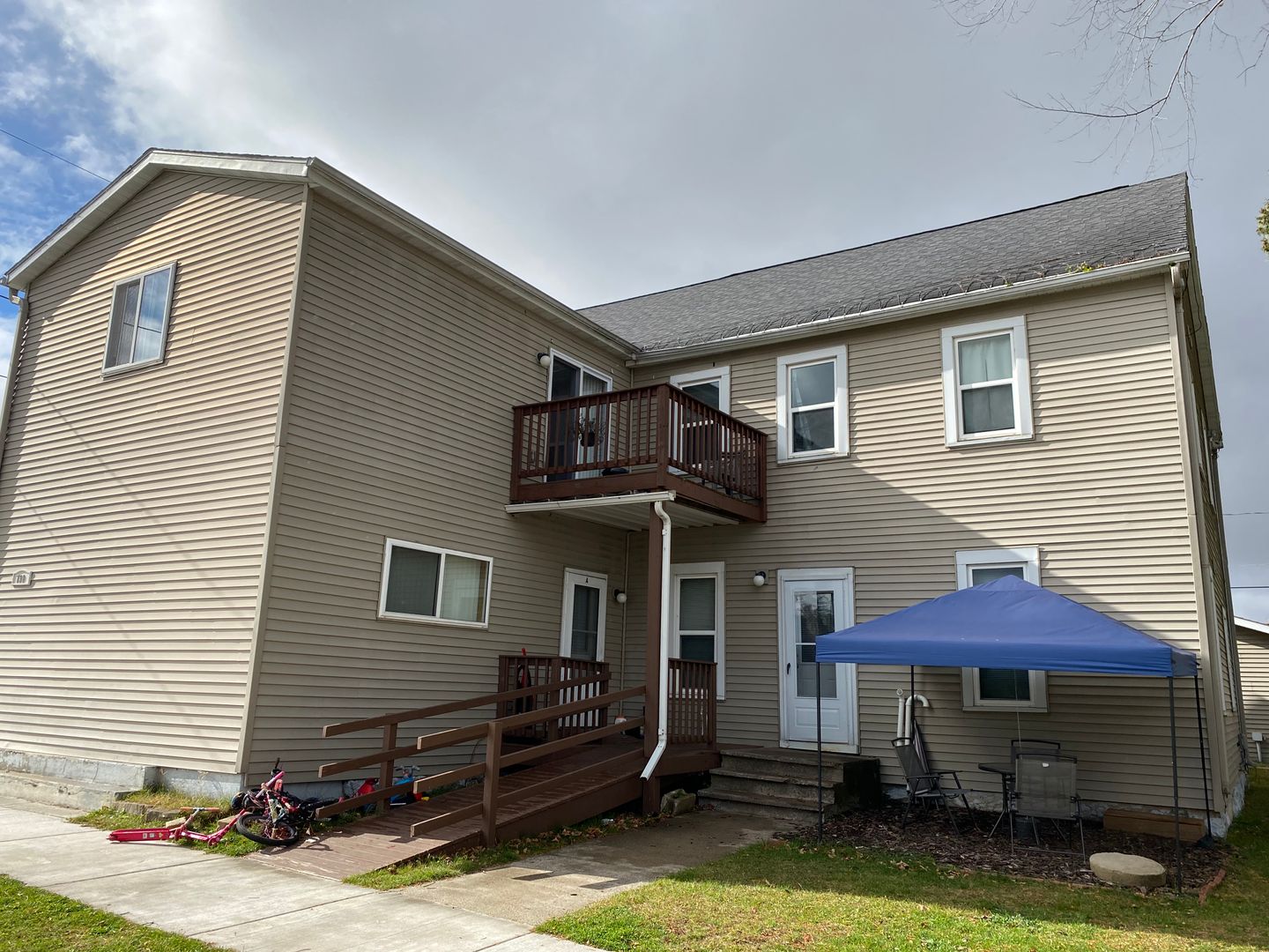 Rhinelander Apartment: 730 Wabash Street