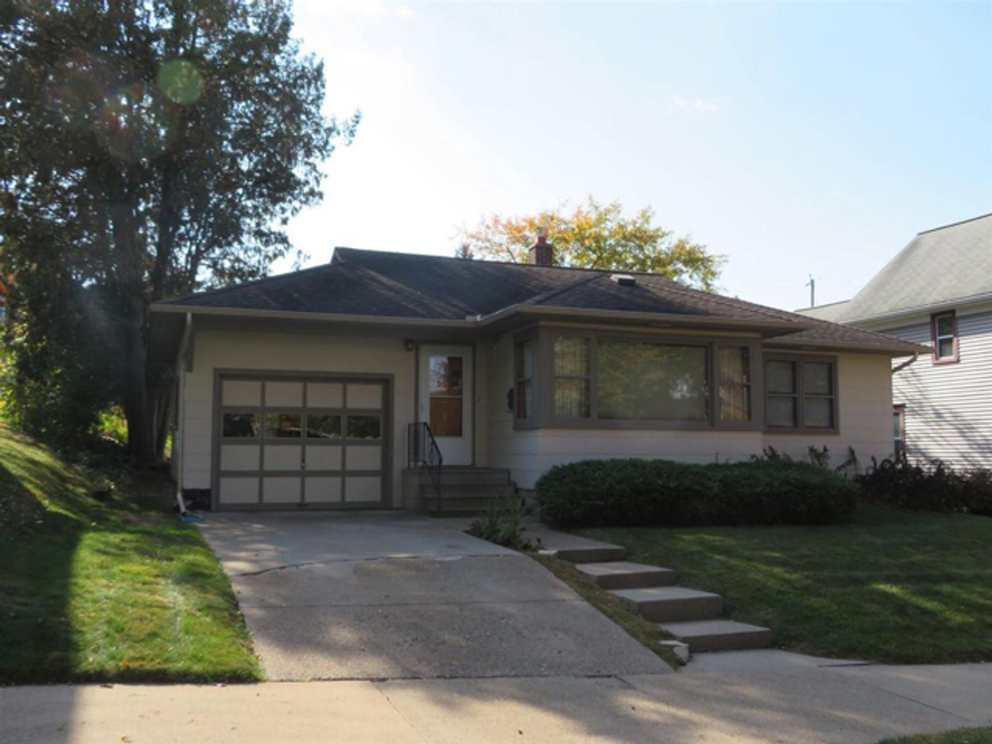 Wausau House: 1011 Steuben Street