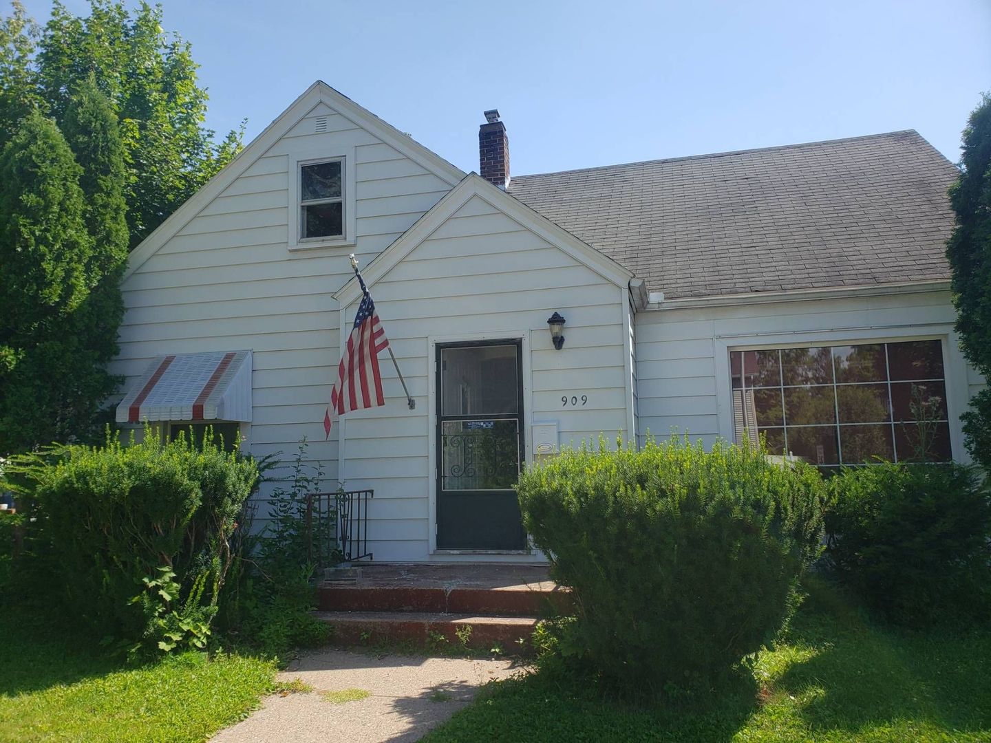 Wausau House: 909 N 3rd Avenue