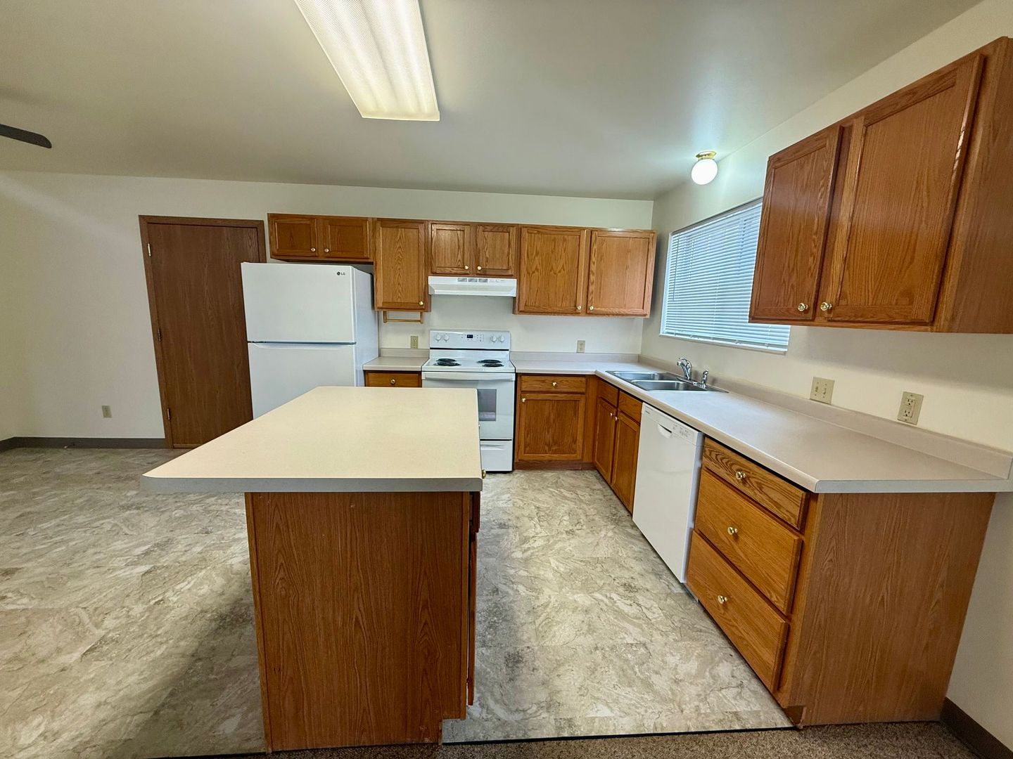 Plover Apartment: 3116 Wilson Avenue