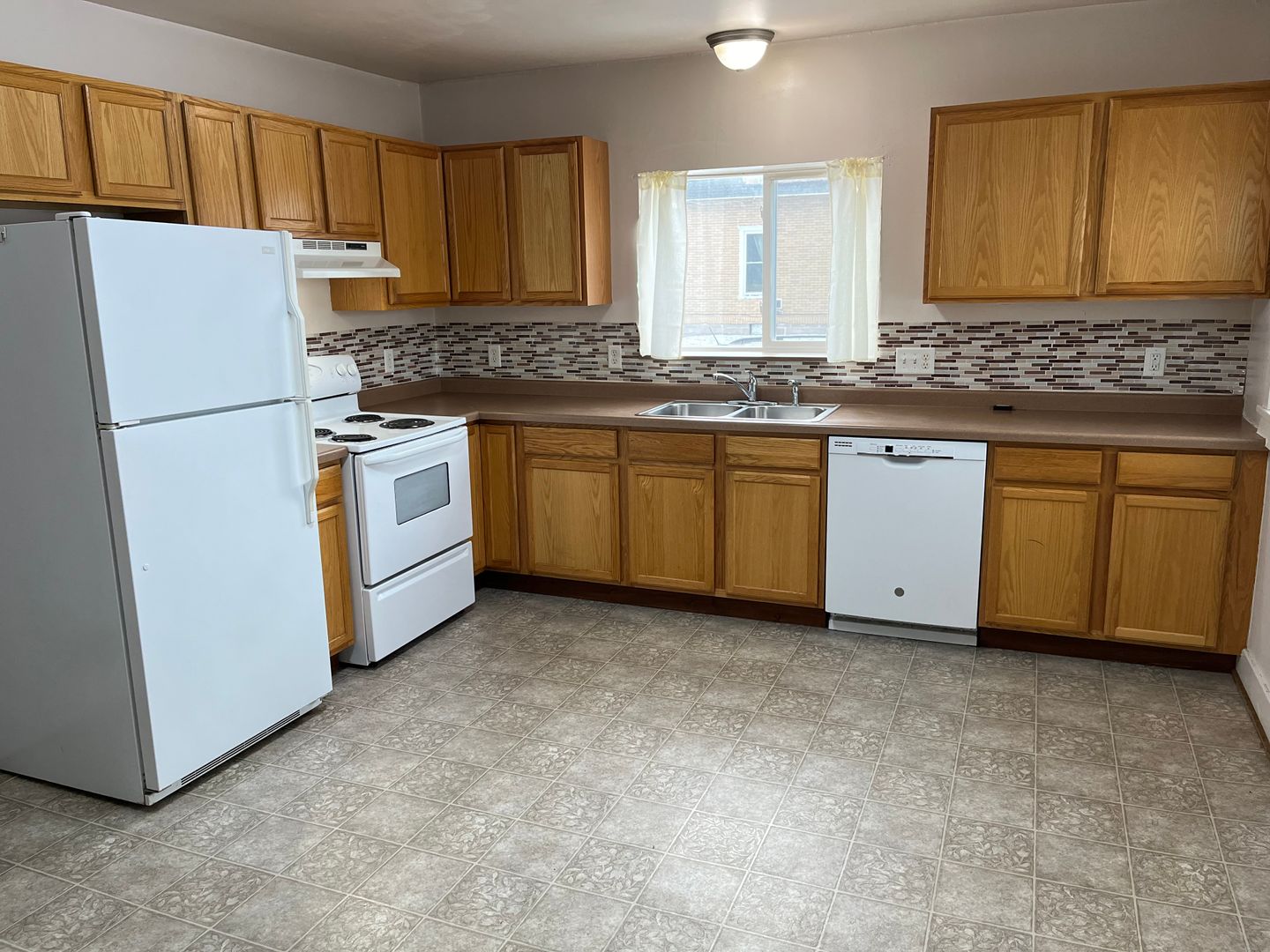 Rhinelander Apartment: 730 Wabash Street