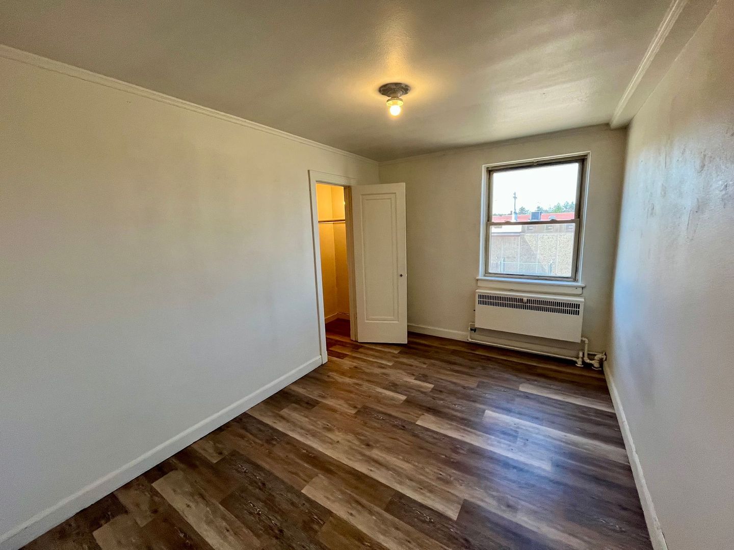 Tomahawk Apartment: 310 W Wisconsin Ave