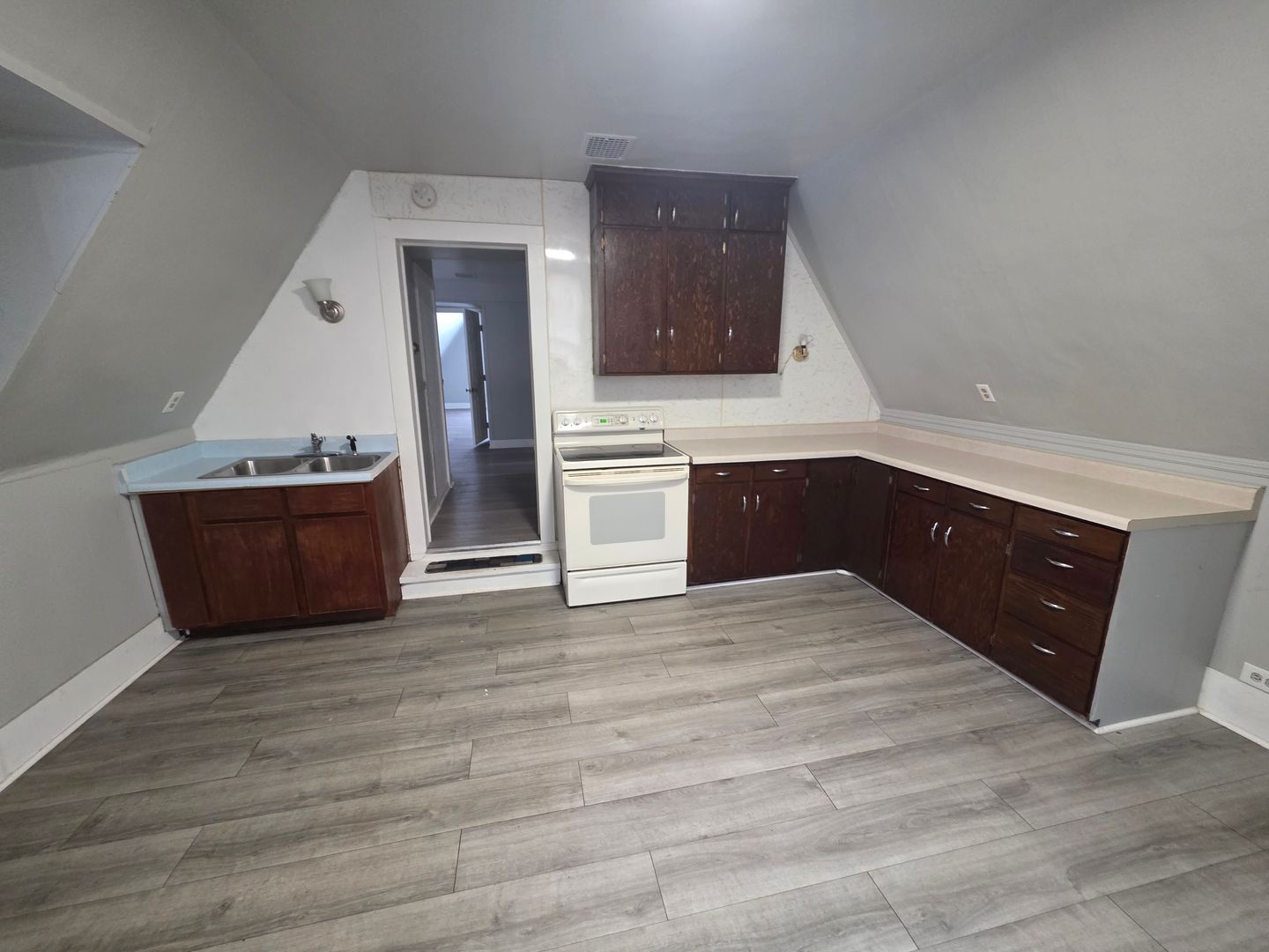 Wisconsin Rapids Apartment: 641 10th St N