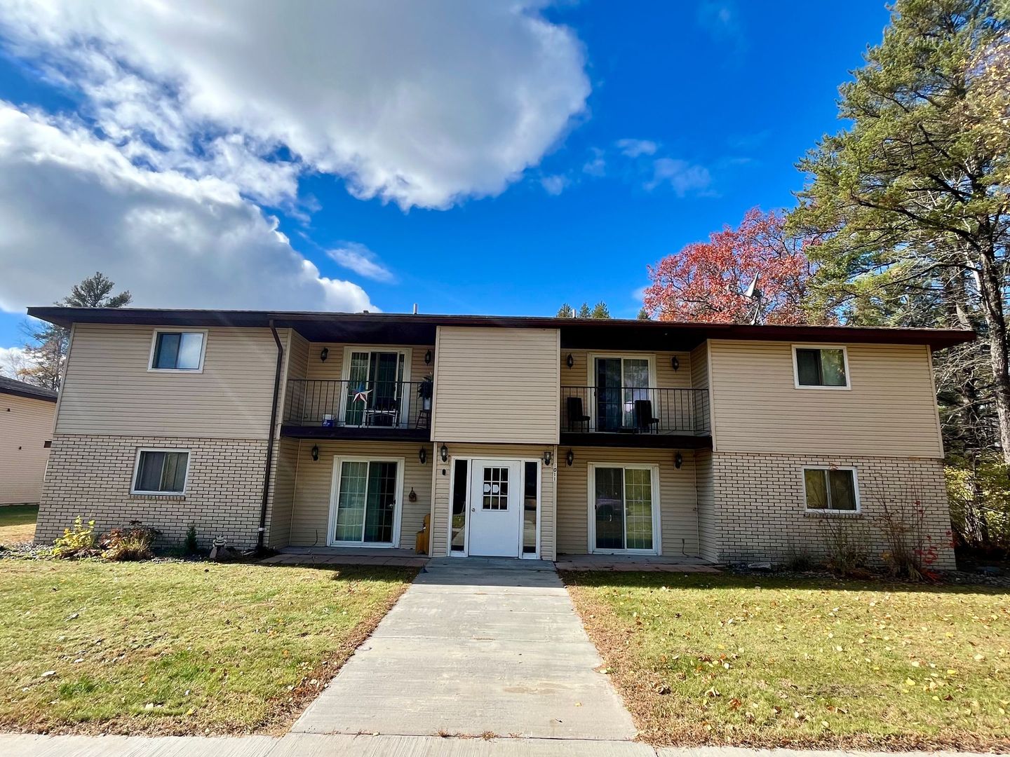 Tomahawk Apartment: 1011 Timm St