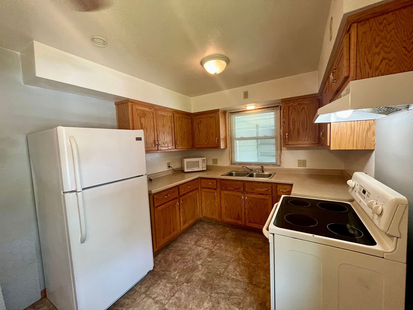 Mosinee Apartment: 1401-1403 Wisconsin St