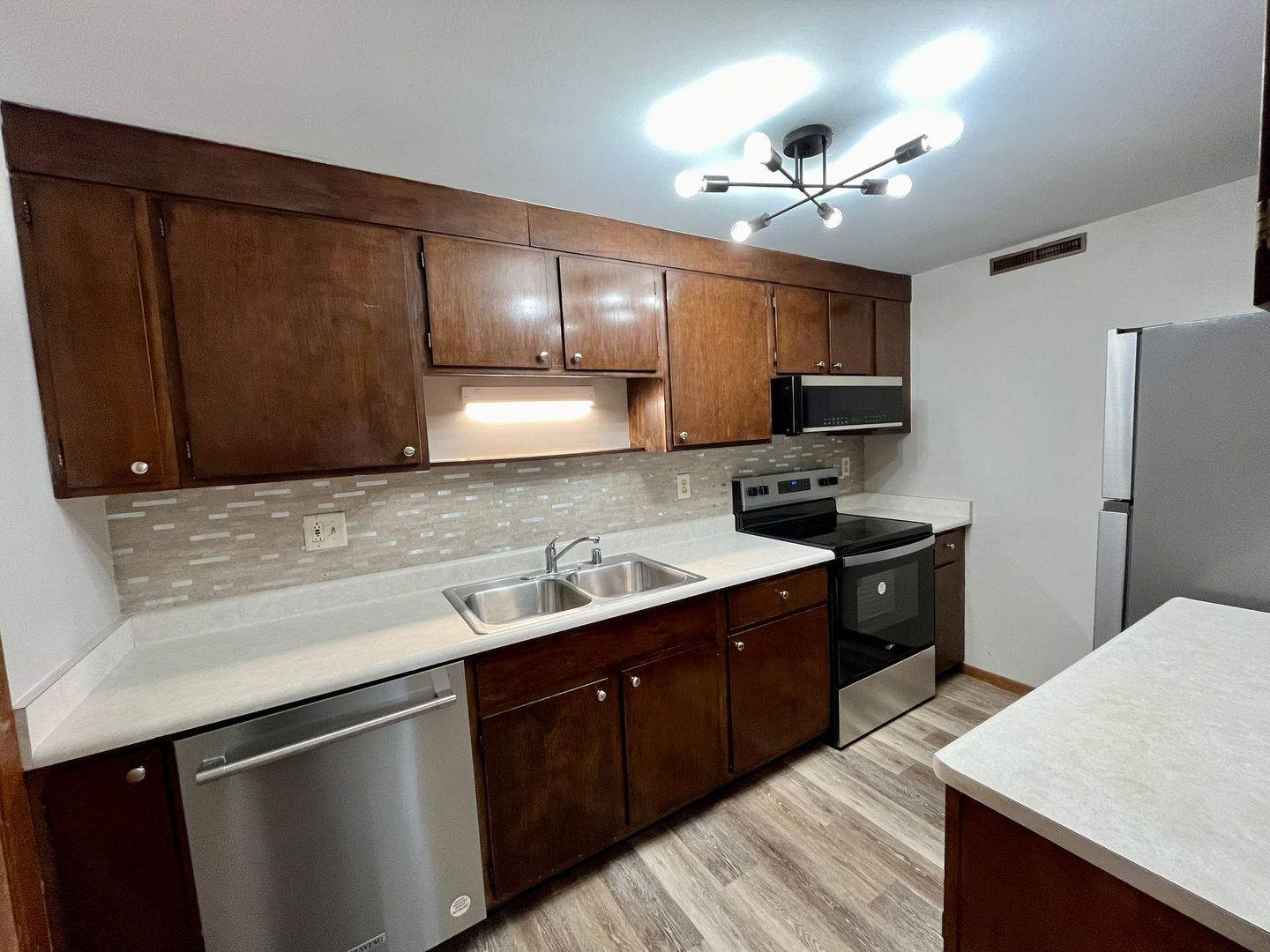 Plover Apartment: 3520 Evergreen Dr
