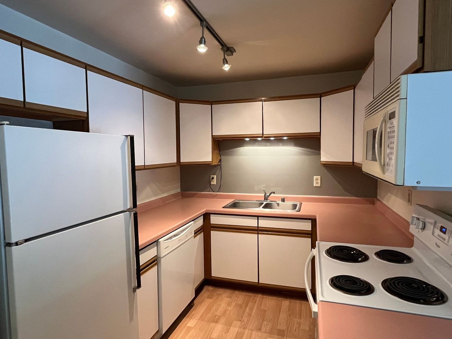 Medford Apartment: 805 W Allman Street