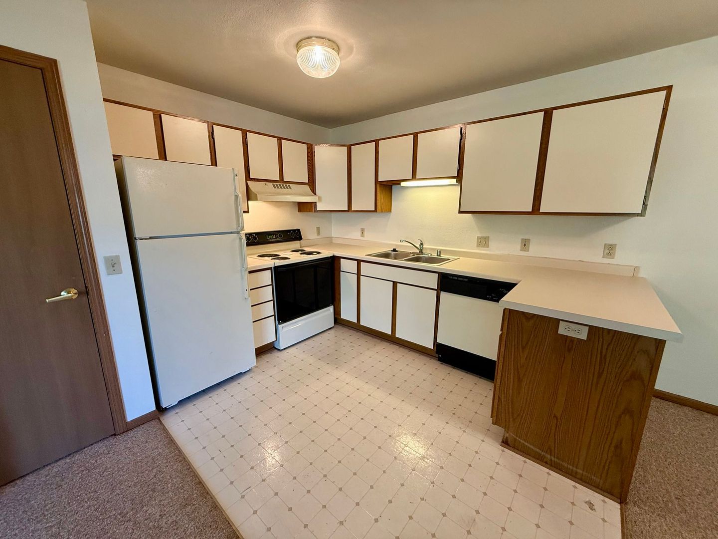 Westfield Apartment: 242 W 4th St