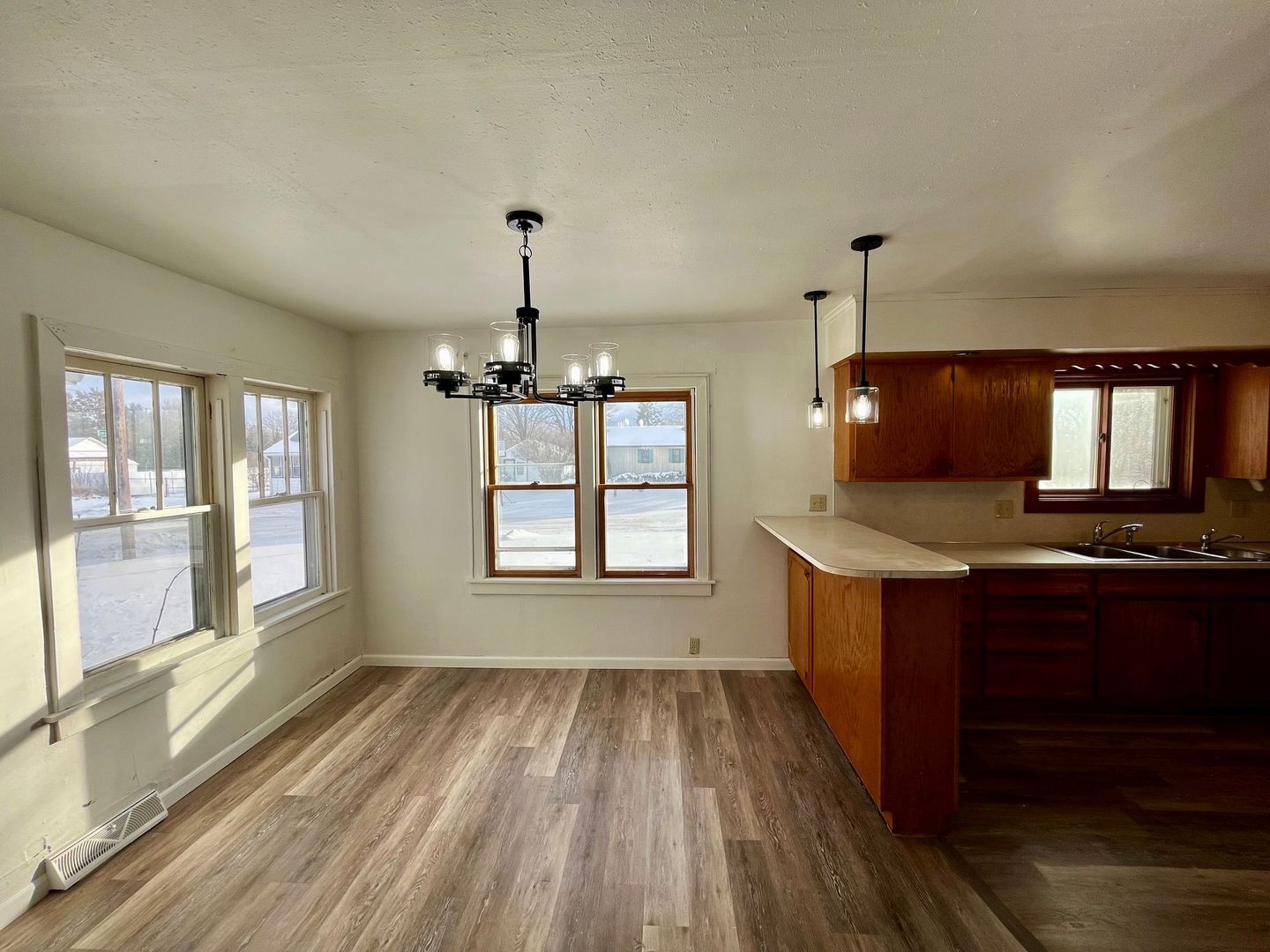 Antigo Apartment: 226 Deresch Street