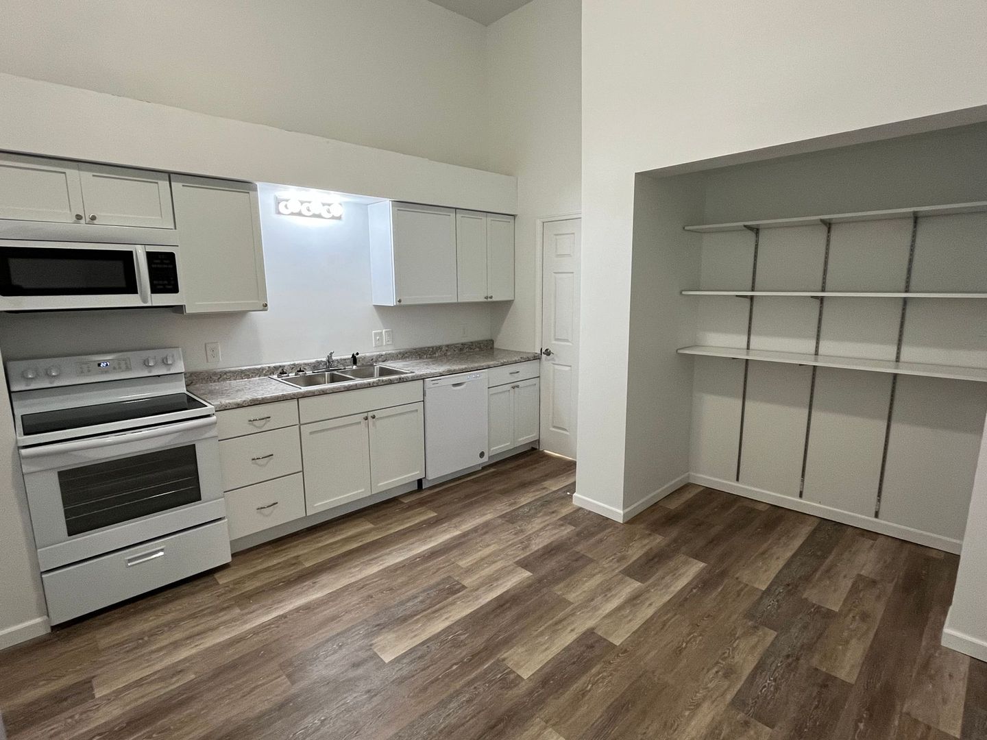 Wittenberg Apartment: 100 West Vinal Street