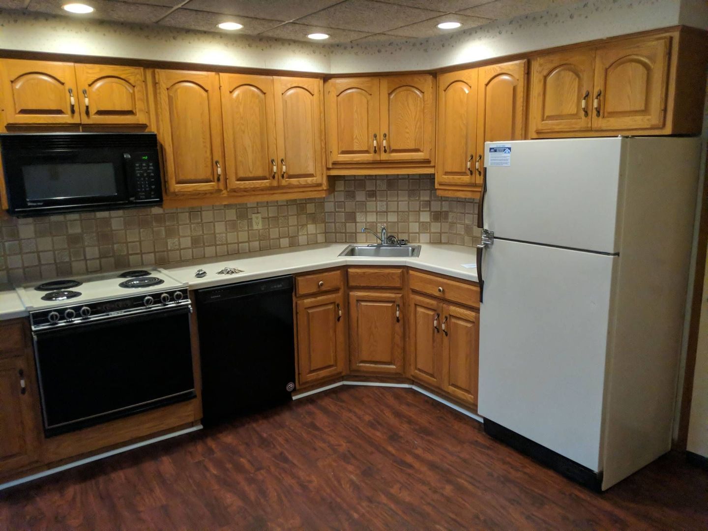 Rhinelander Apartment: 236 Thayer Street