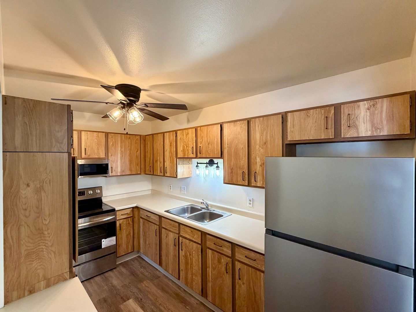 Marshfield Apartment: 1703 Sawyer Dr