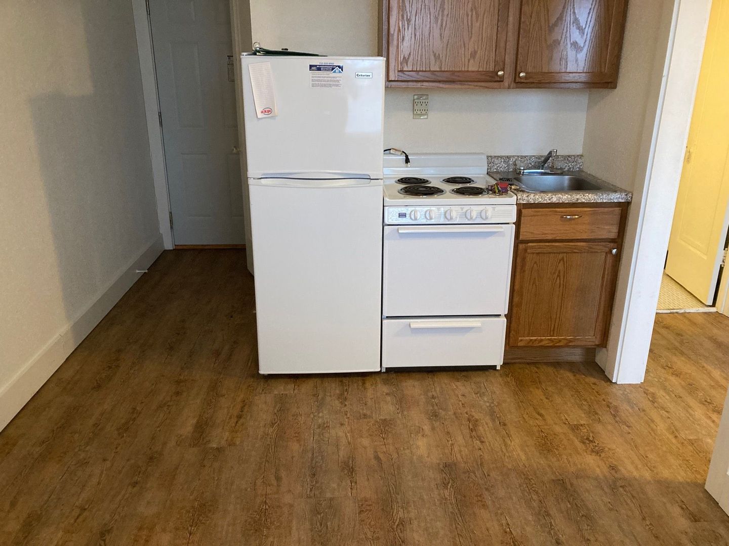 Tomahawk Apartment: 310 W Wisconsin Ave