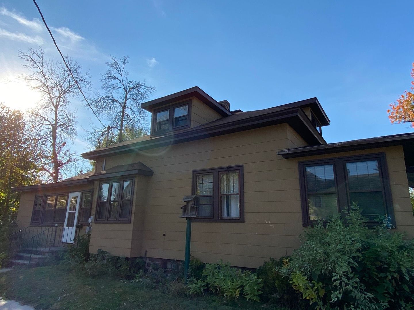 Rhinelander Apartment: 136 E King St
