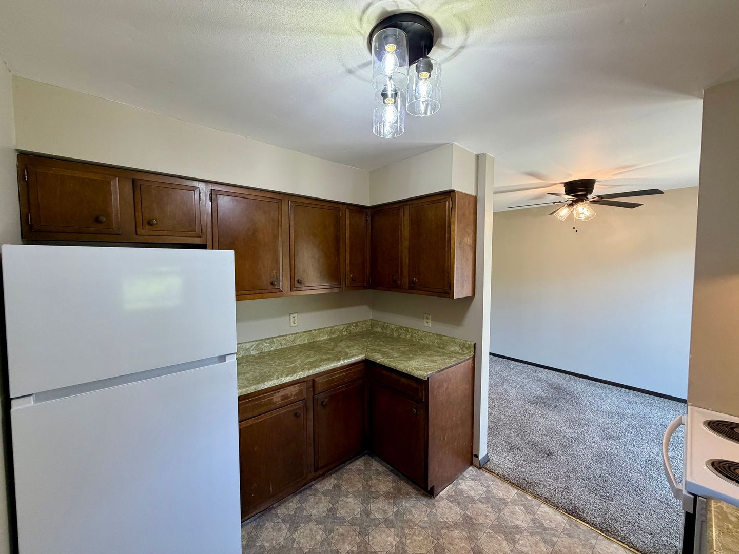 Rhinelander Apartment: 1421 Elizabeth St