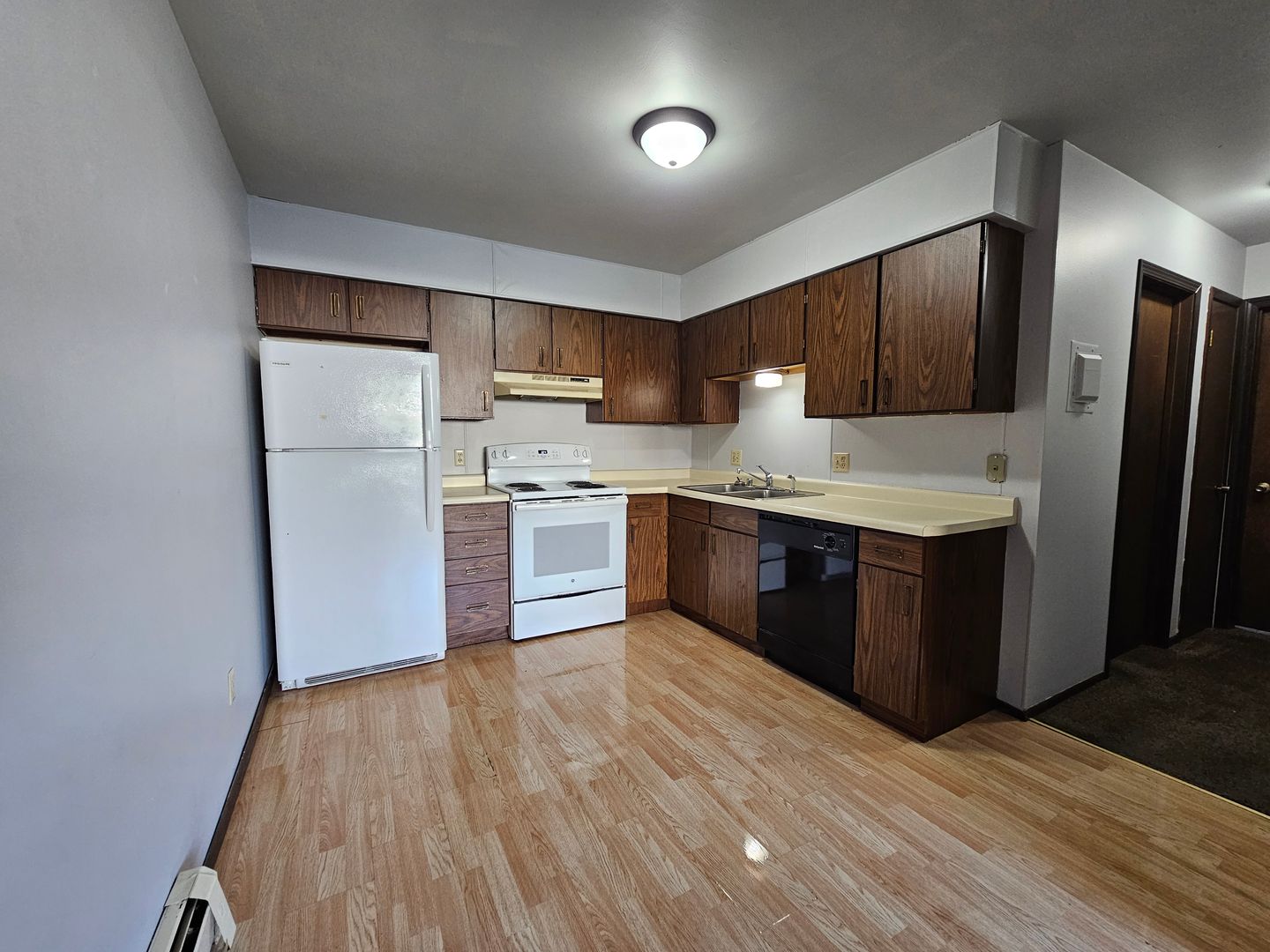 Port Edwards Apartment: 30 Letendre Ave