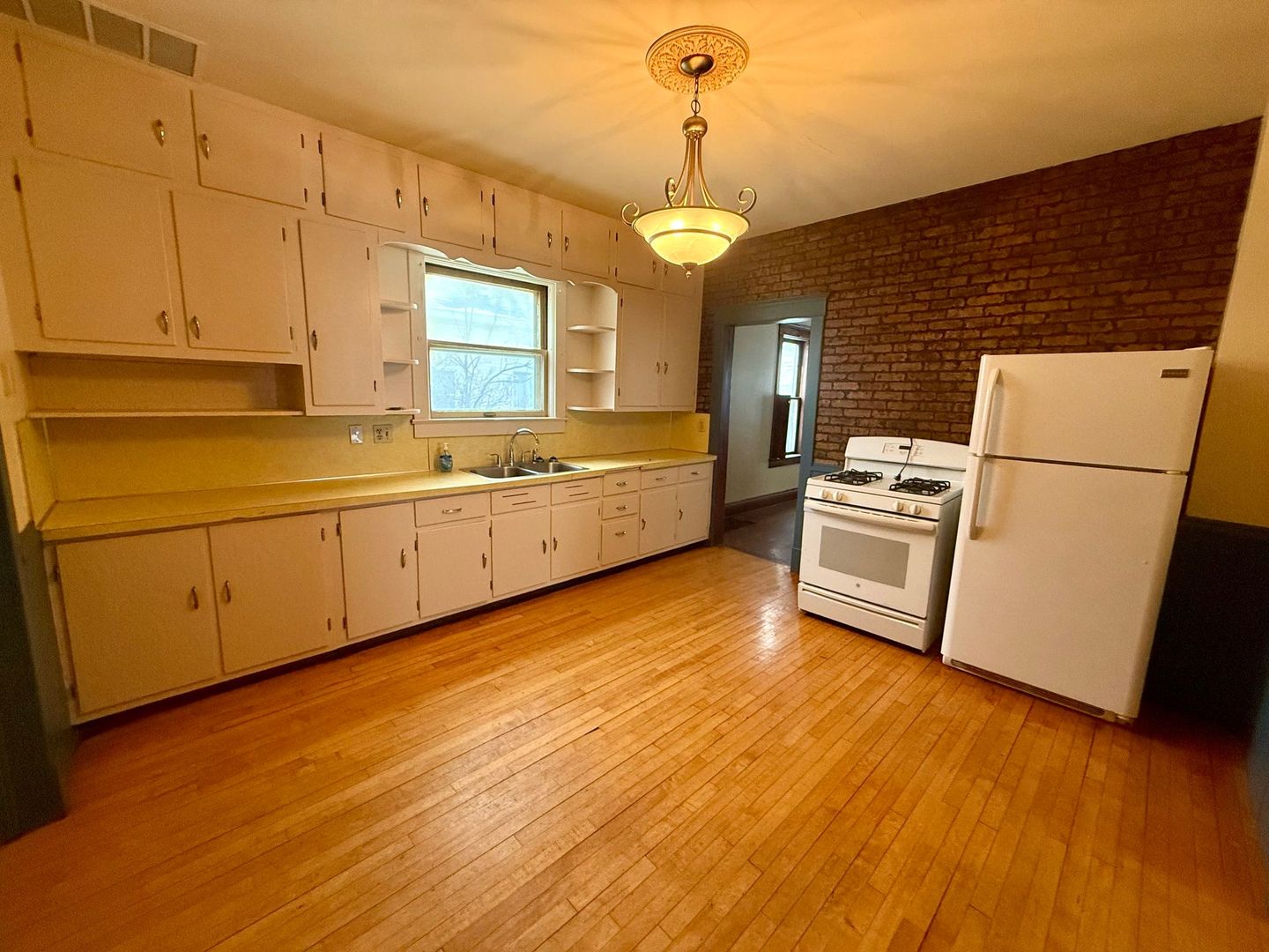 Wausau Apartment: 909 S 6th Ave