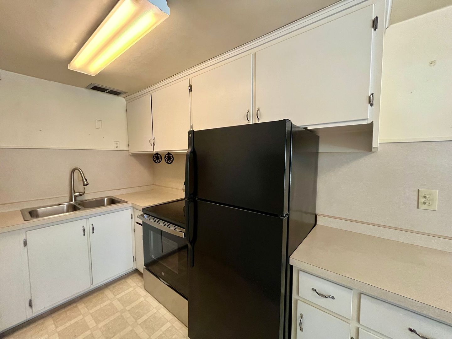 Merrill Apartment: 110 S State St