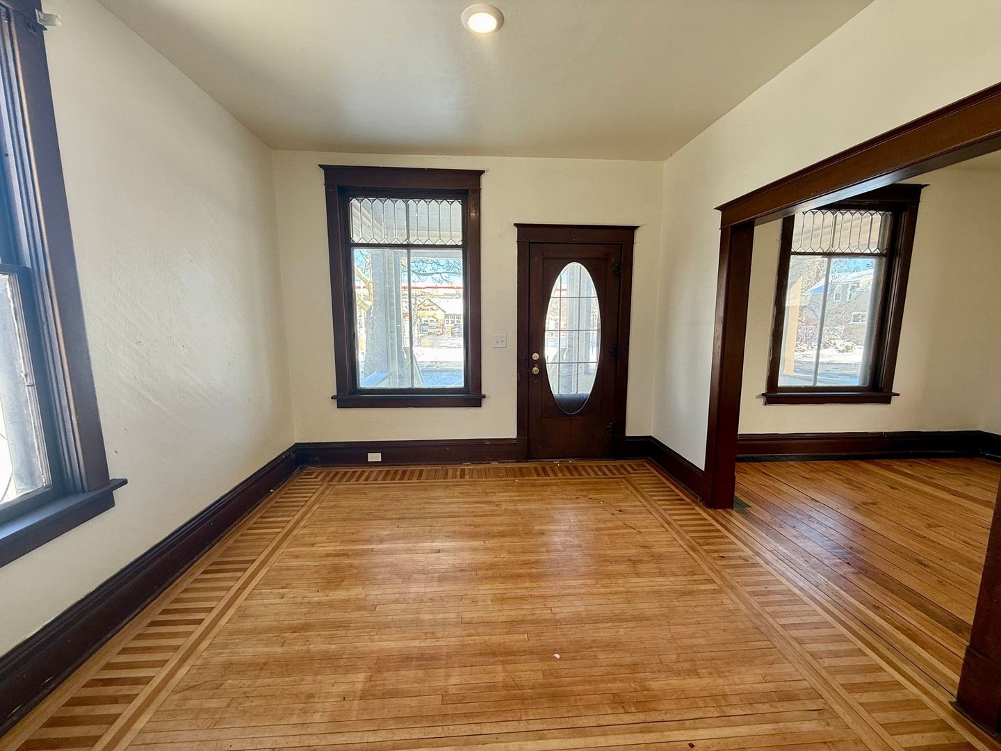 Wausau House: 609 E Wausau Ave