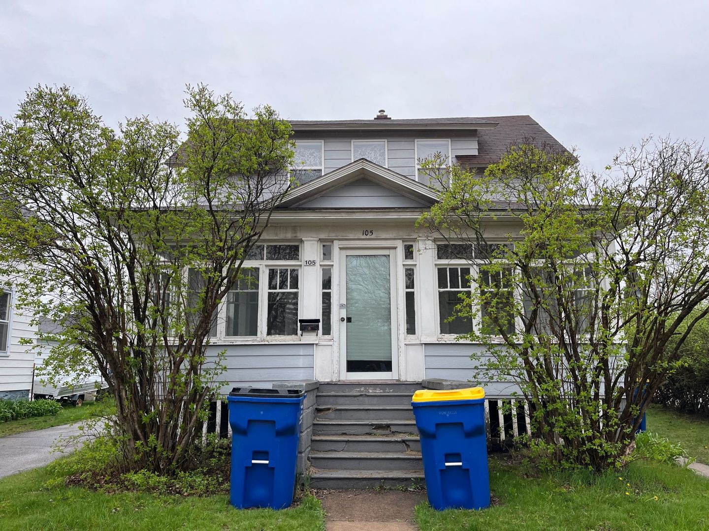 Merrill Apartment: 105 N Polk St