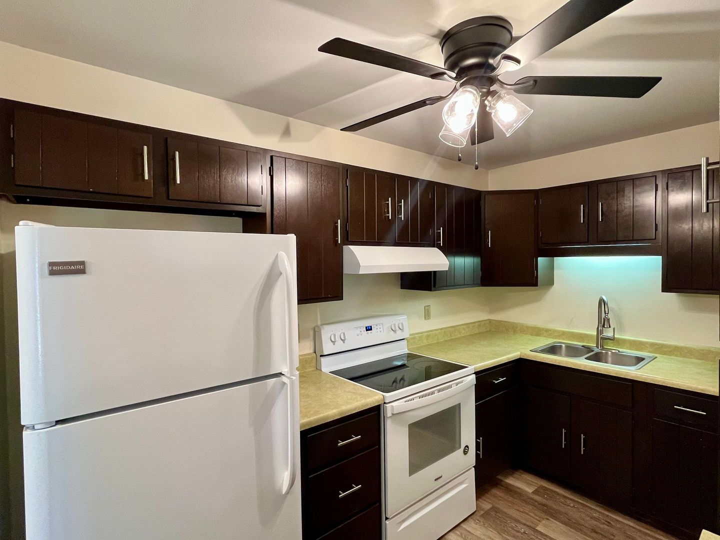 Marshfield Apartment: 1600 Sawyer Dr