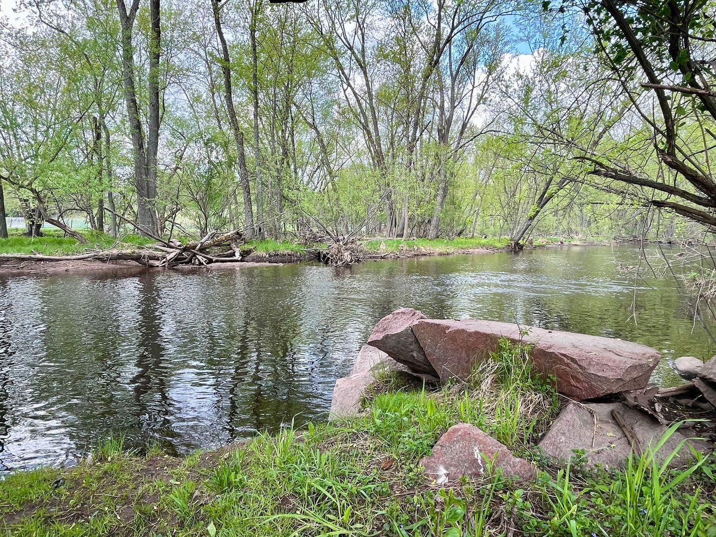 Merrill Apartment: 106 E 4th St