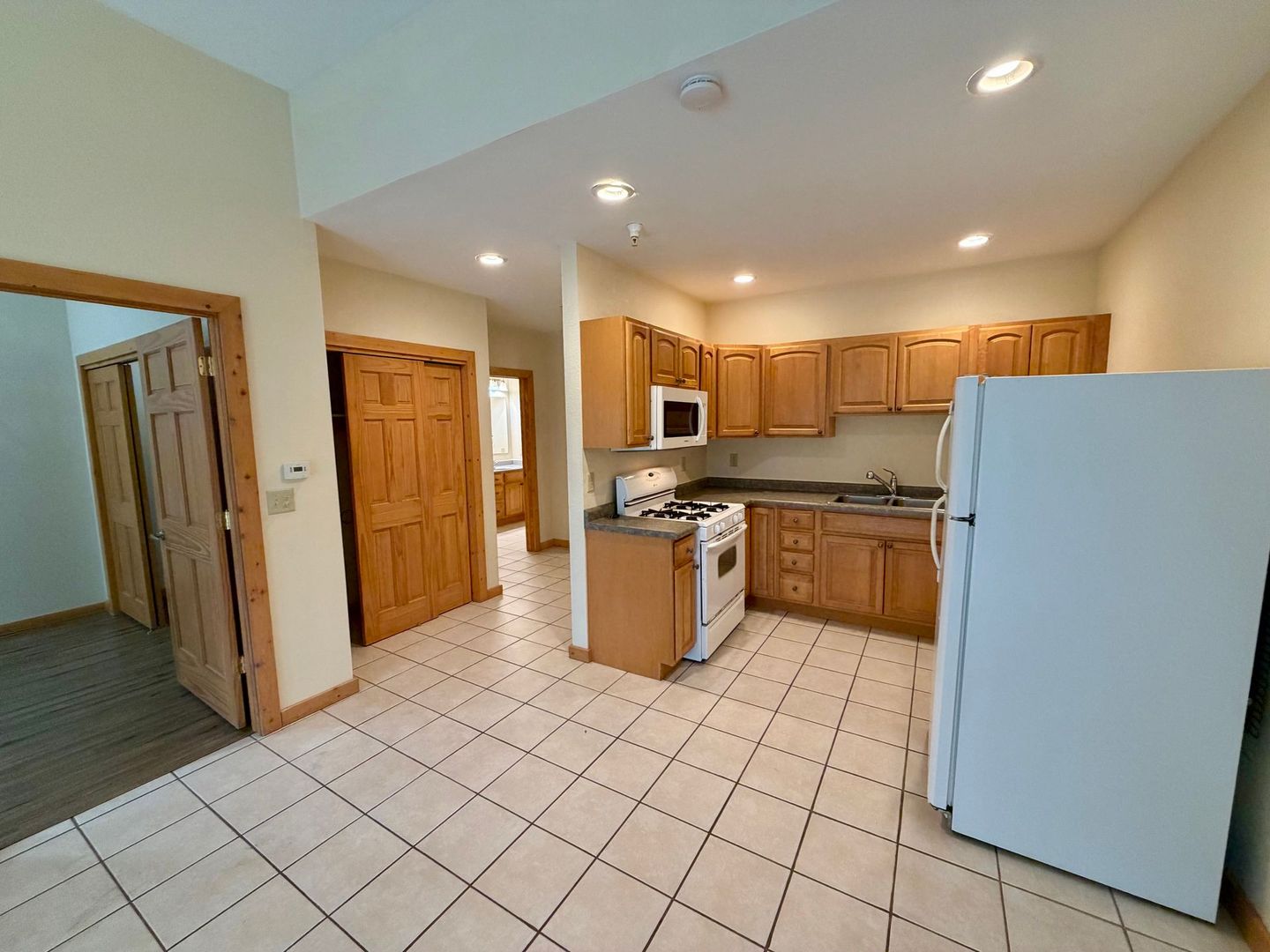 Rhinelander Apartment: 436 Thayer St