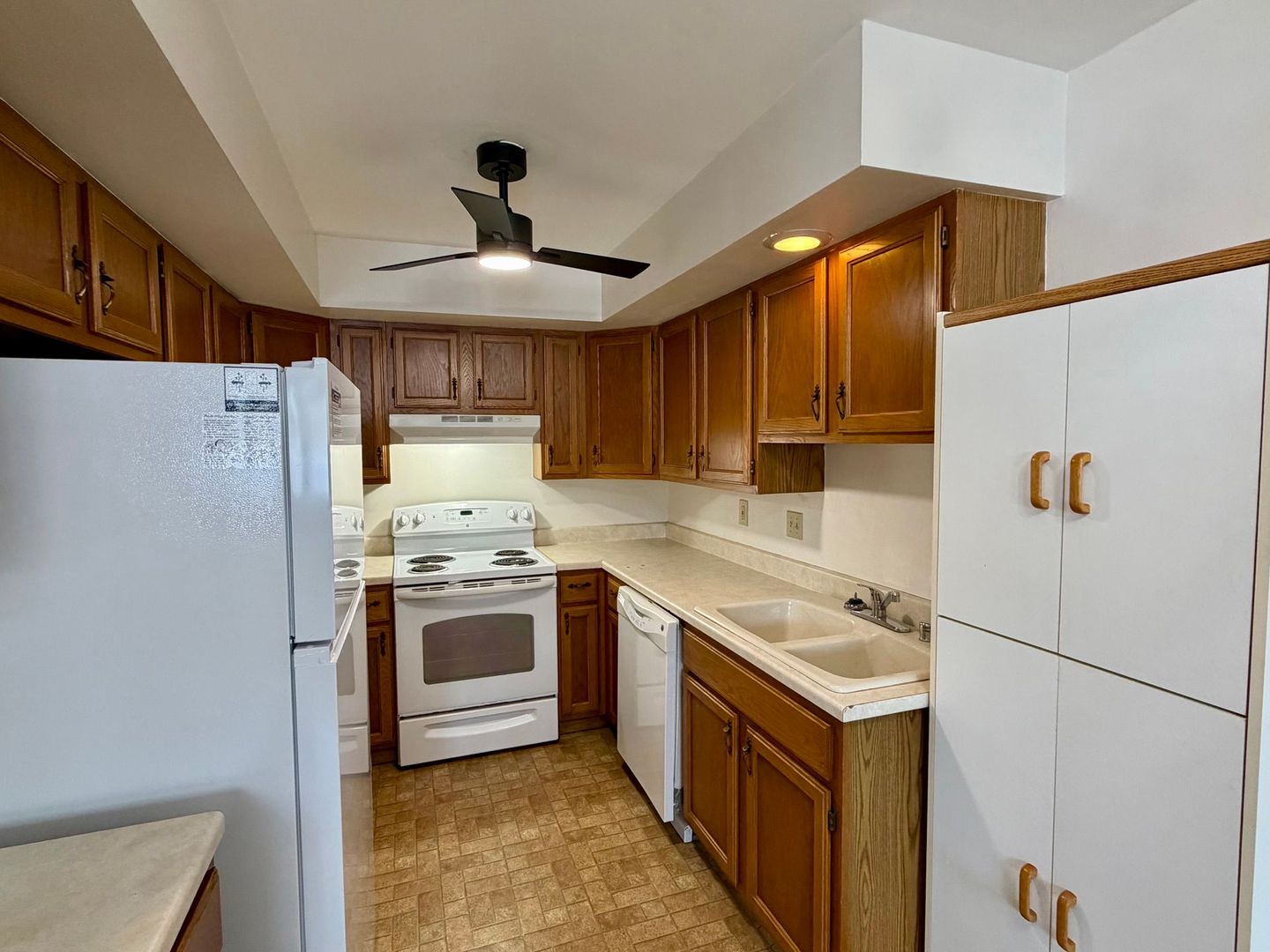 Rhinelander Apartment: 225 Crescent St