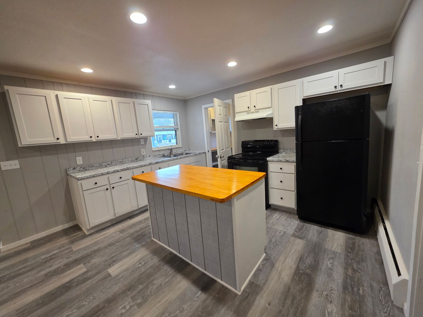 Wisconsin Rapids Apartment: 1353 W. Grand Ave