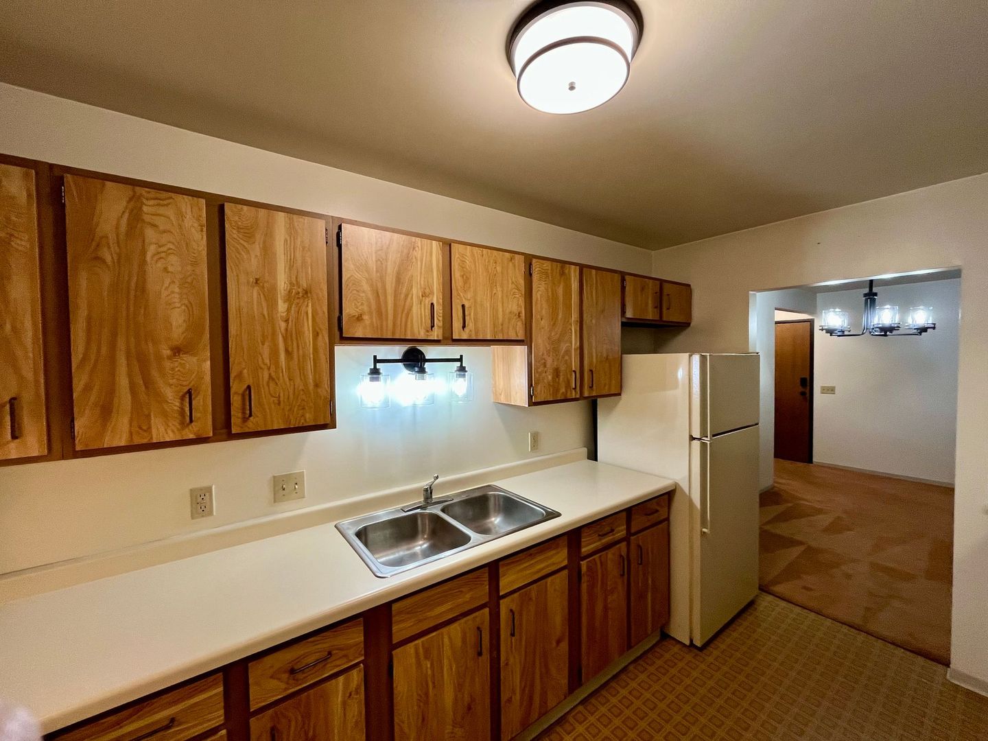 Marshfield Apartment: 1703 Sawyer Dr
