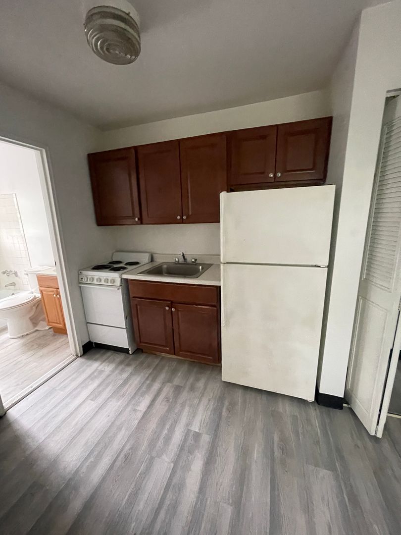 Bridgeport Apartment: 360 Palisade Ave