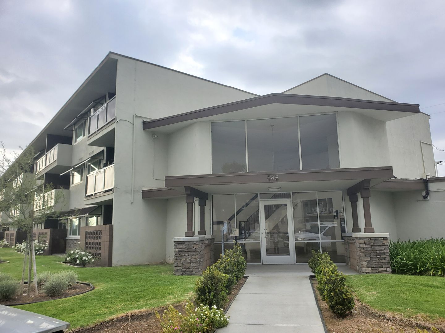 Covina Apartment: 545 E Rue Royale