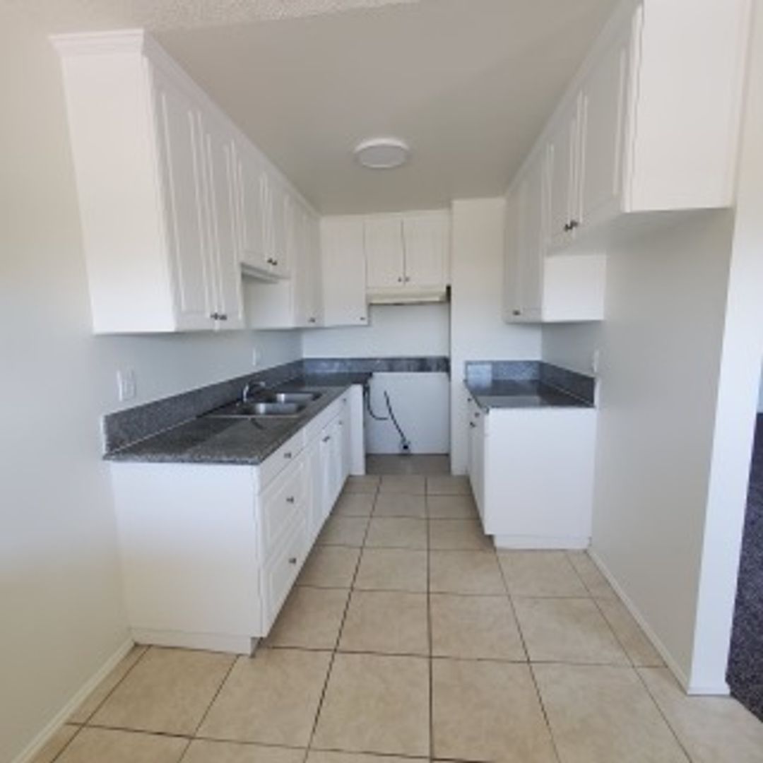 Covina Apartment: 545 E Rue Royale