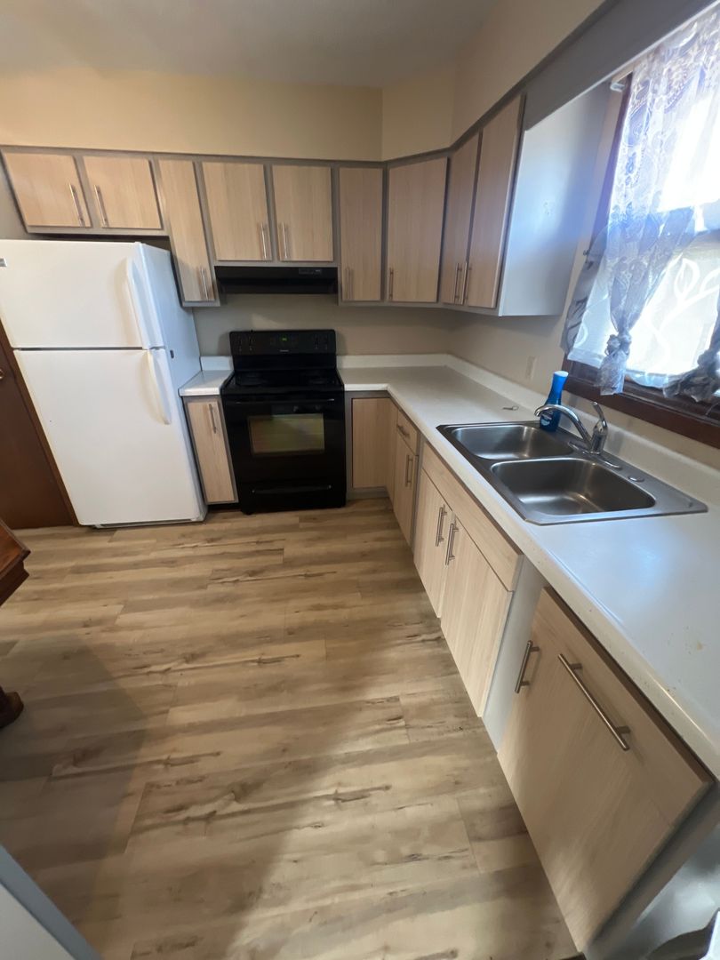 Britton Apartment: 1106 10th Street