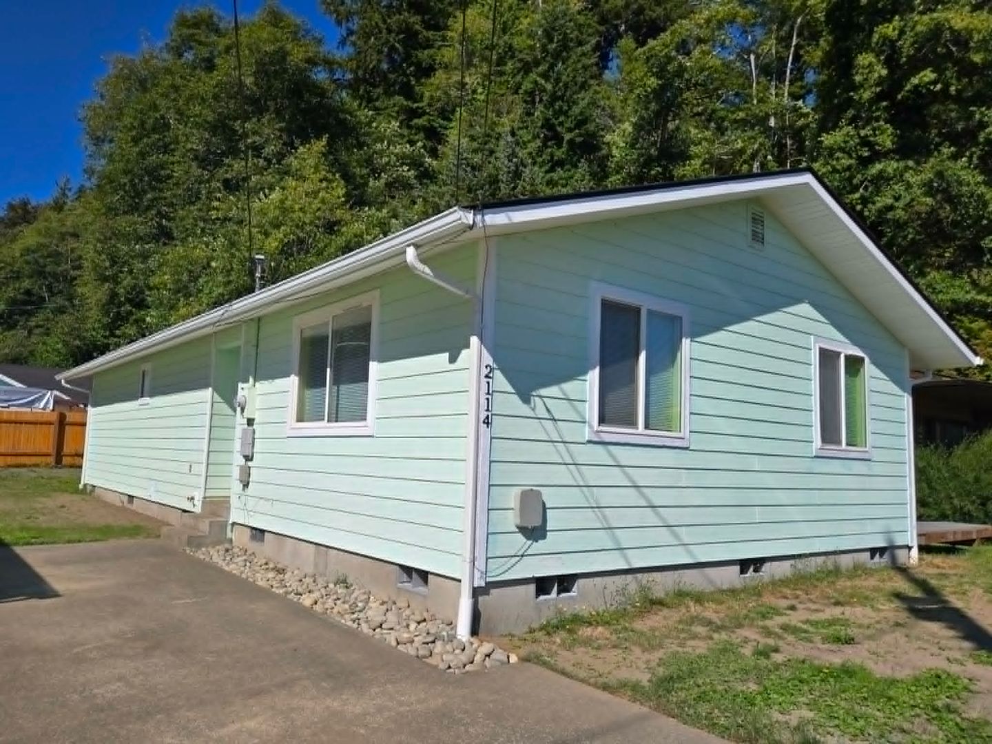 Aberdeen House: 2114 Becker Street