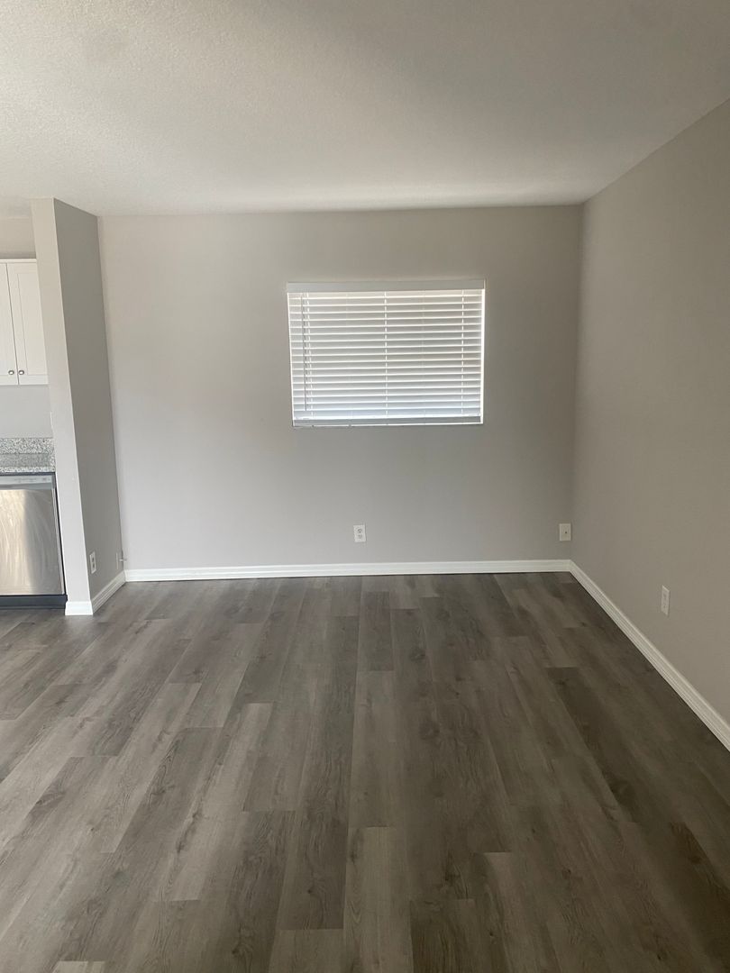 426 Palm Ave -10 2 of 6