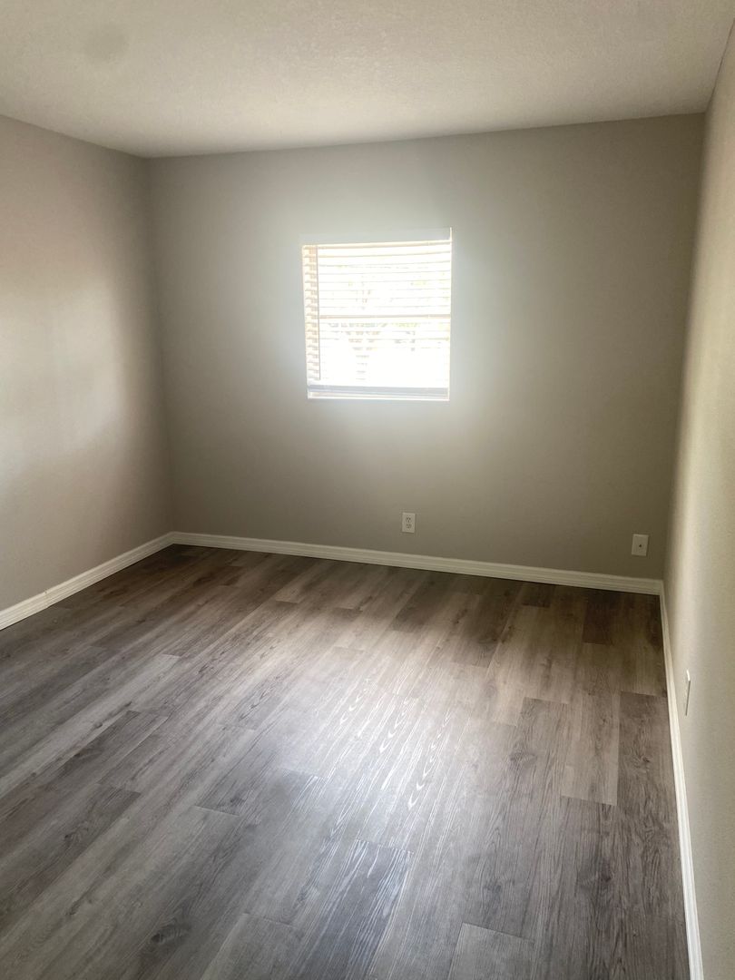 426 Palm Ave -10 4 of 6
